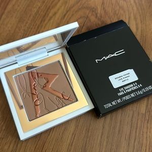 MAC Cosmetics Limited and Discontinued Love Rihanna Bronzer.  Unused.